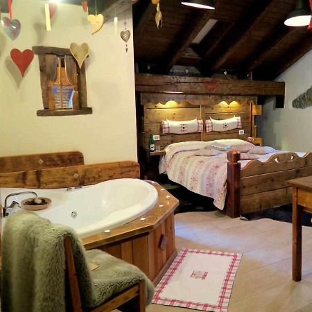 Romantica Suite Con Vasca Idromassaggio 奥斯塔 外观 照片