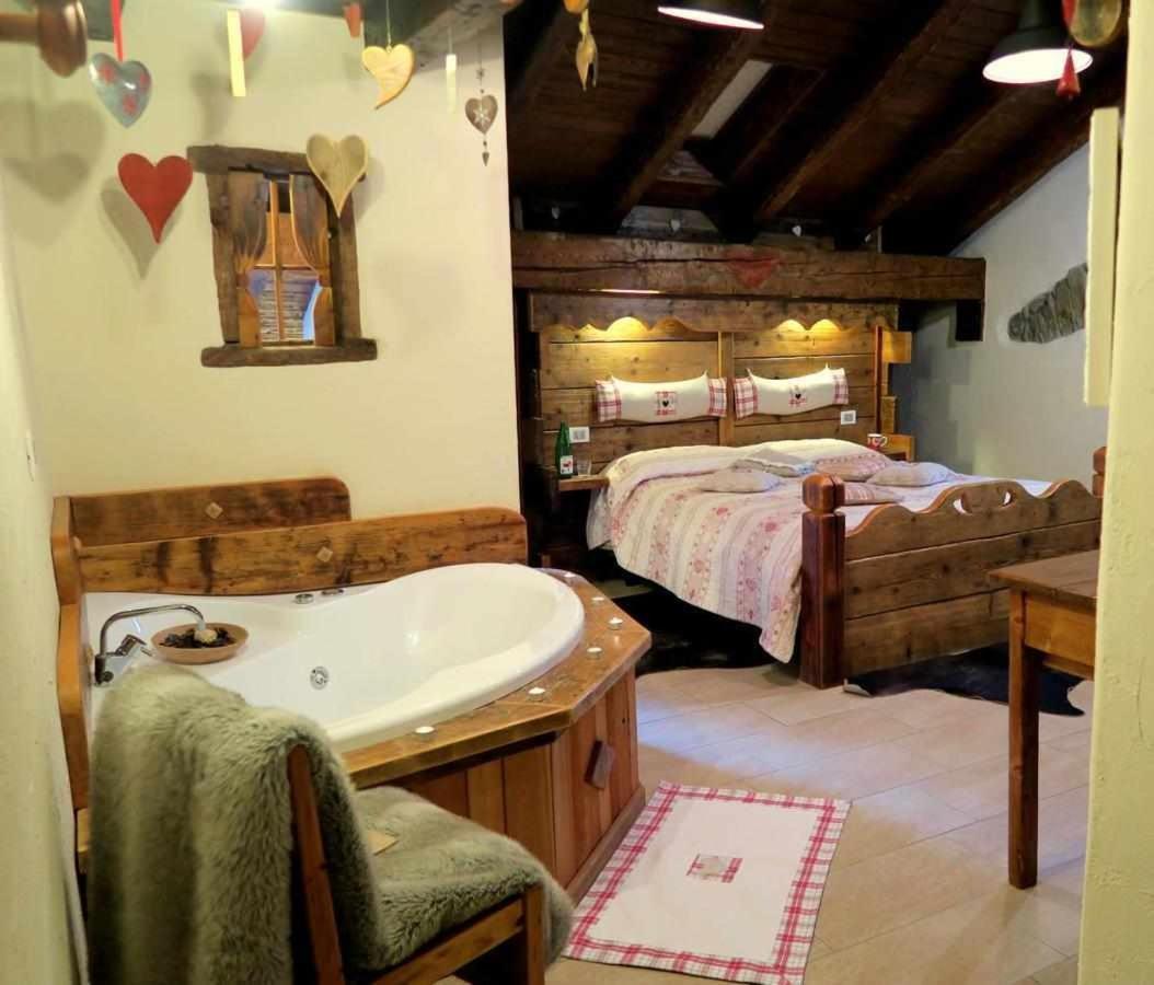 Romantica Suite Con Vasca Idromassaggio 奥斯塔 外观 照片