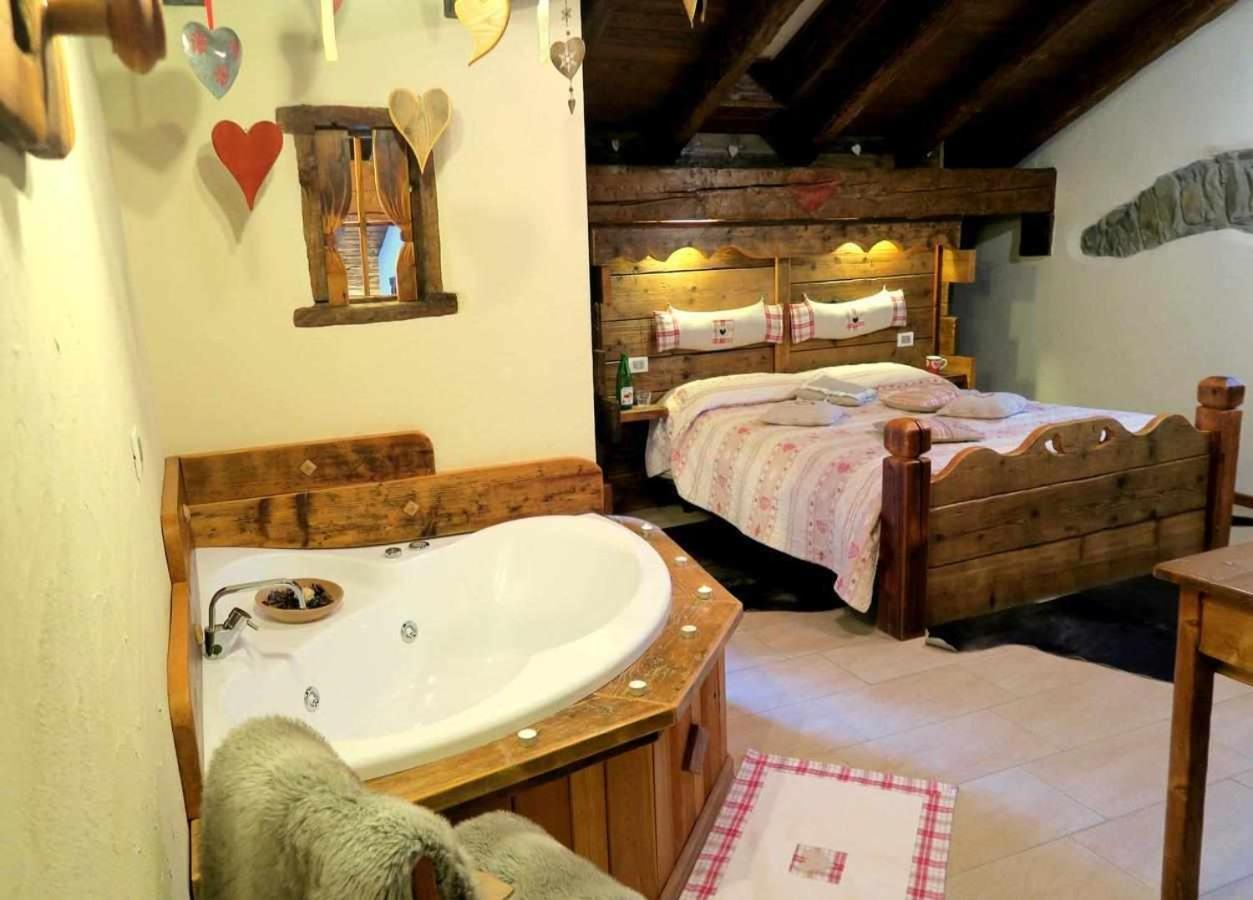 Romantica Suite Con Vasca Idromassaggio 奥斯塔 外观 照片