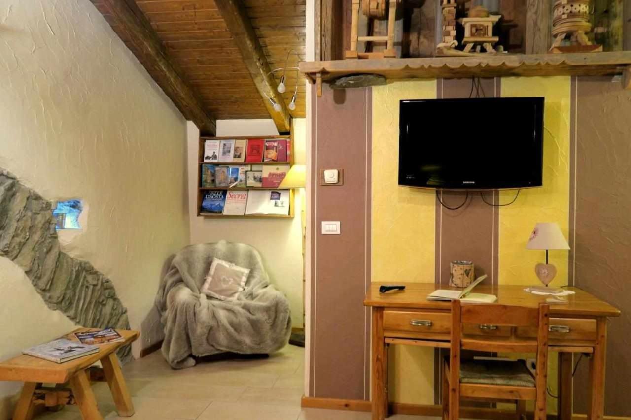 Romantica Suite Con Vasca Idromassaggio 奥斯塔 外观 照片